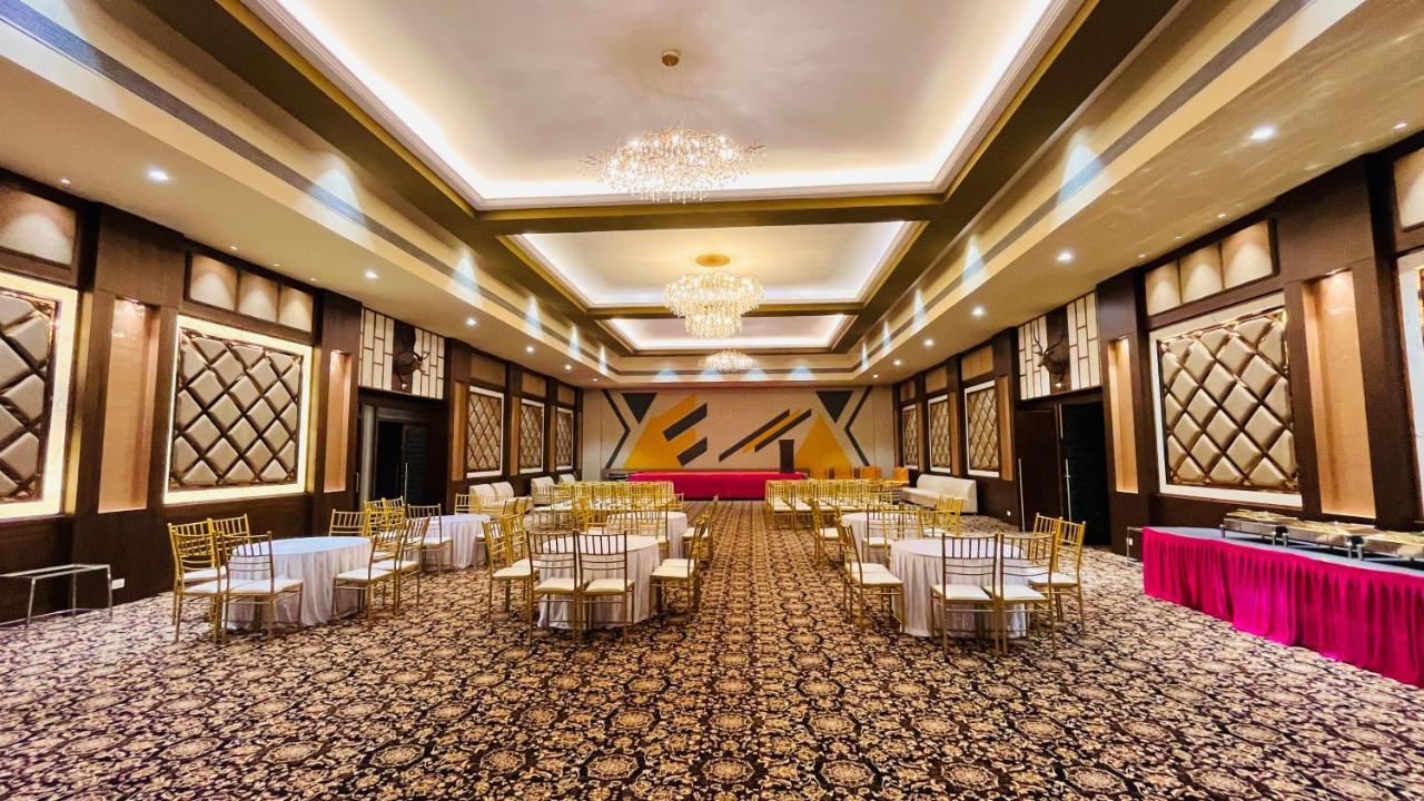 Sargawa The Palace Resort Ambikāpur Екстериор снимка